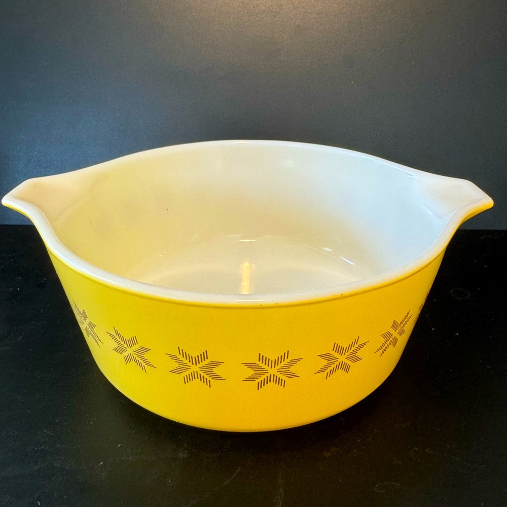 Vintage PYREX Town and Country 472 casserole dish no lid